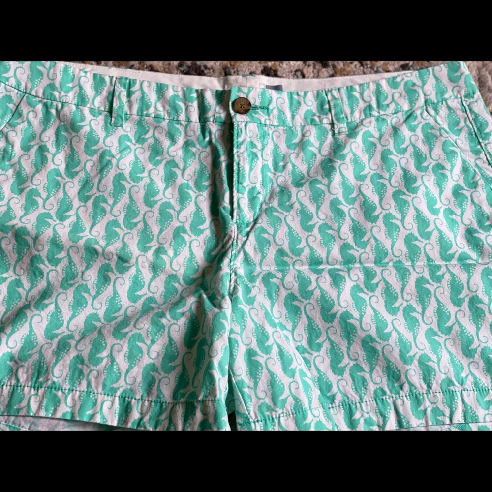Size 14 women’s Old Navy shorts